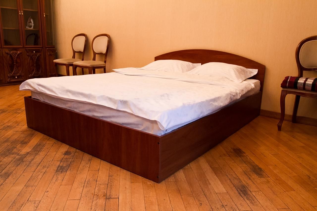 Апартаменты Apartment on Lvivska square Киев