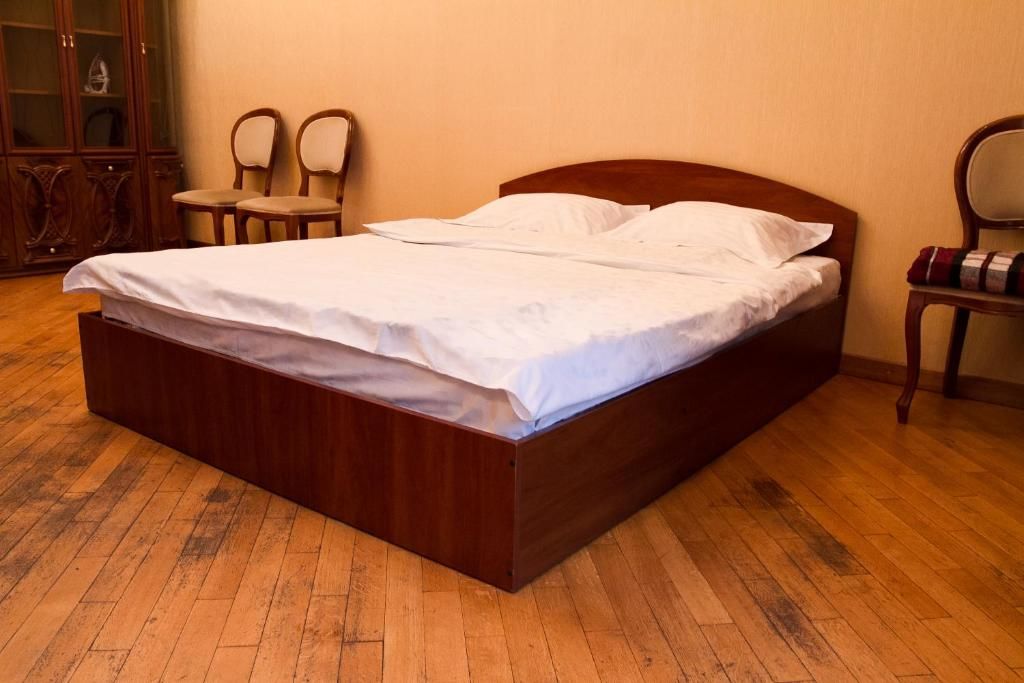 Апартаменты Apartment on Lvivska square Киев