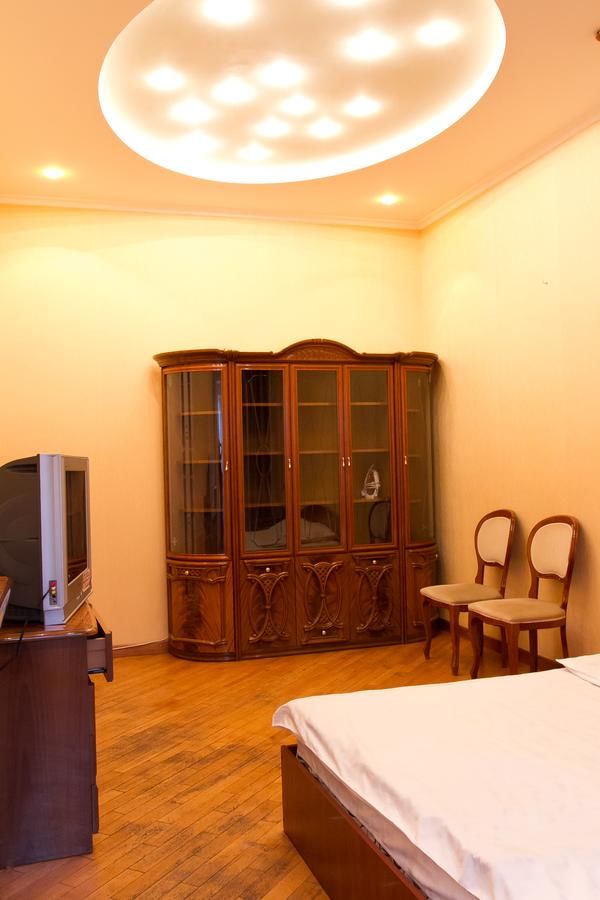 Апартаменты Apartment on Lvivska square Киев