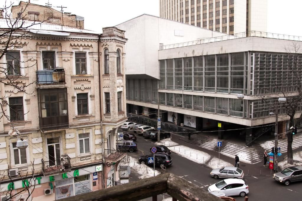 Апартаменты Apartment on Lvivska square Киев